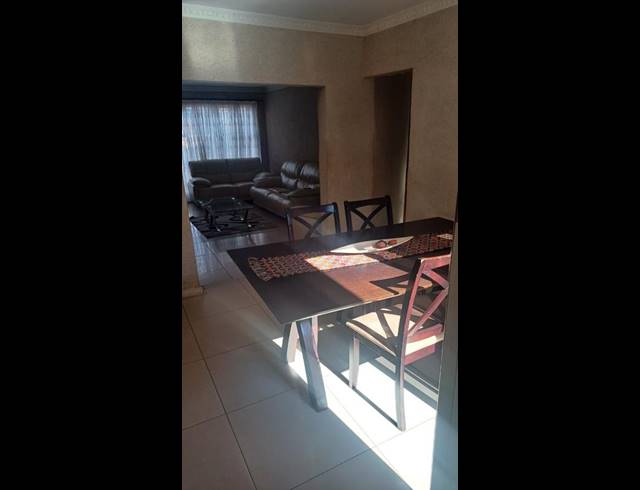 4 BEDROOM HOUSE FOR SALE IN MOSELEKE EAST